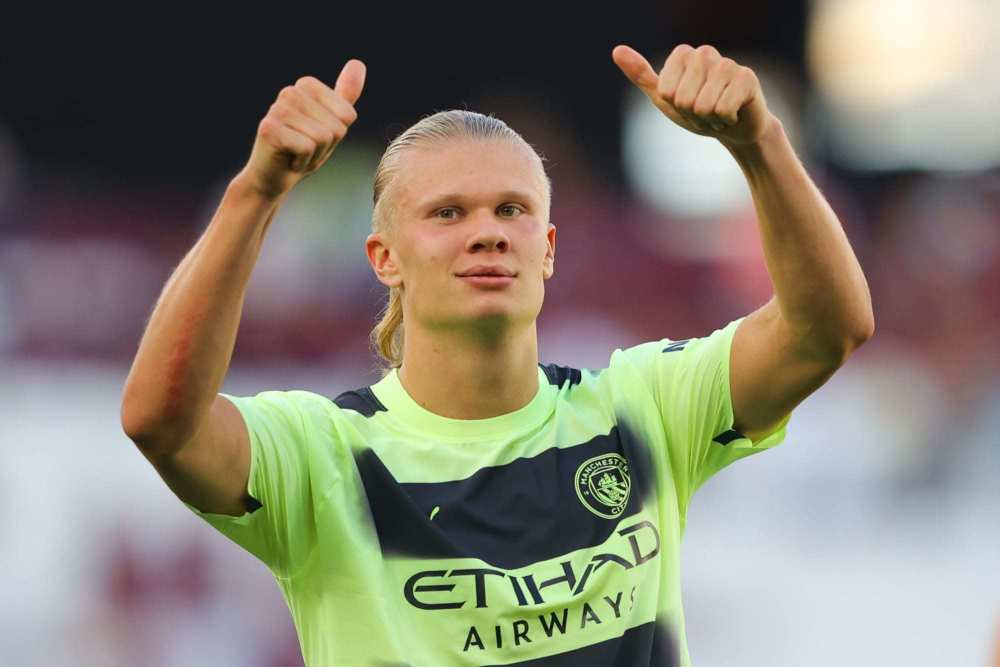 与一名具备 与一名具备