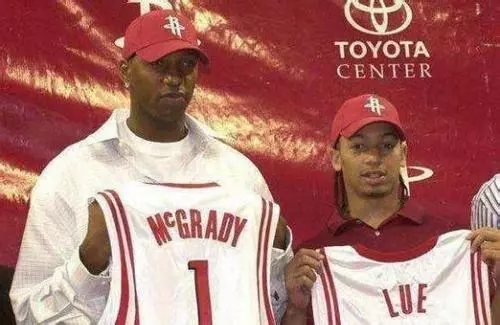 自投自抢 自投自抢